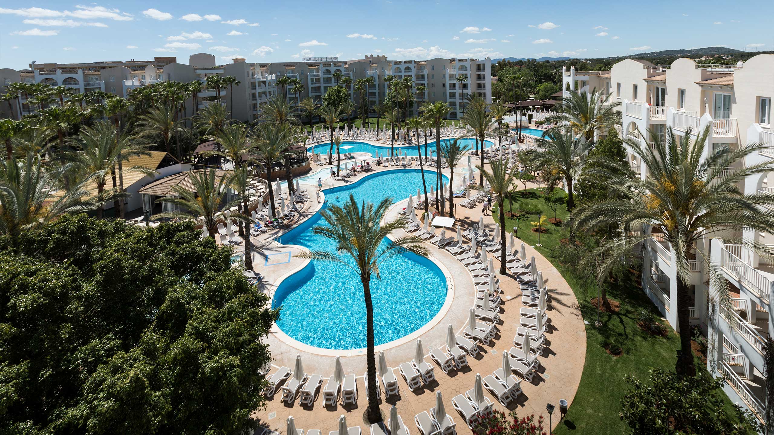 safari park hotel pool