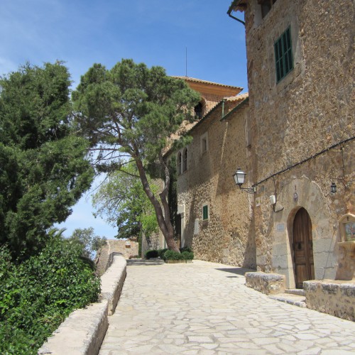 Mooie oude straatjes in Deià