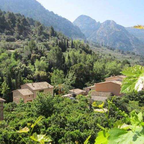 Fornalutx tussen de groene bergen van Mallorca